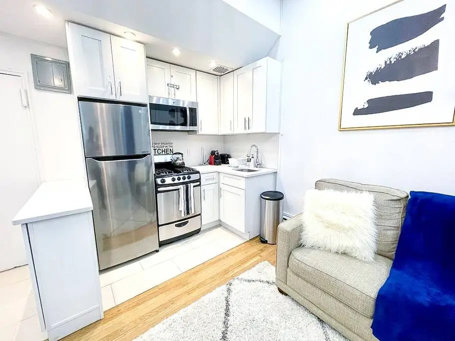 62-2b Renovated 1BR in Prime Upper East Side