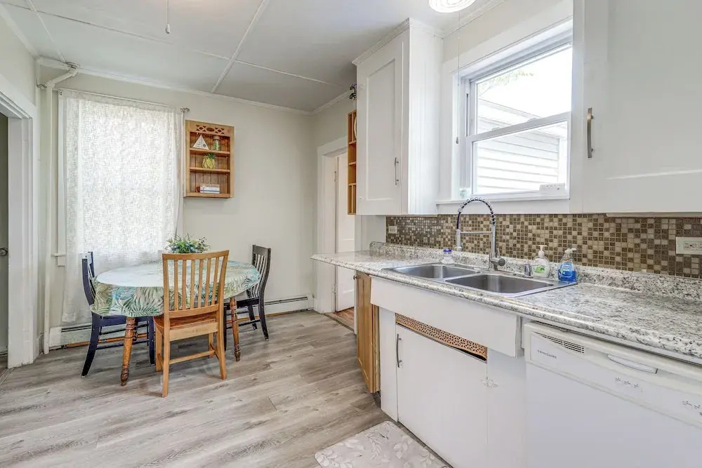 Walk to Pier & Ocean: Apt in Old Orchard Beach!