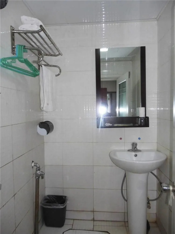 Junjia Bayisi Hotel