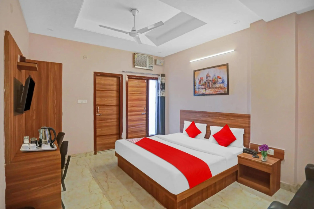 OYO Flagship 70339 Hotel Smile Residency