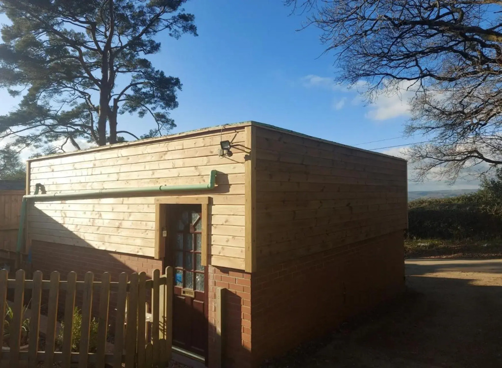 Dog friendly Detached Self-Catering Studio near Lyme Regis - Contactless Check-In