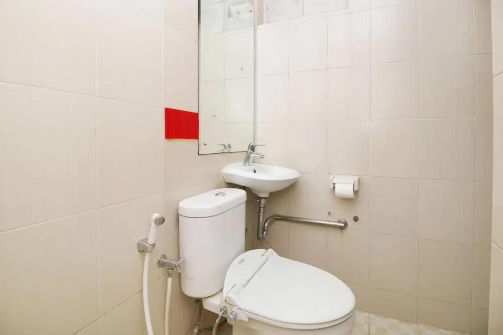 Airy Serpong Boulevard BSD Timur AH 2 Tangerang Selatan