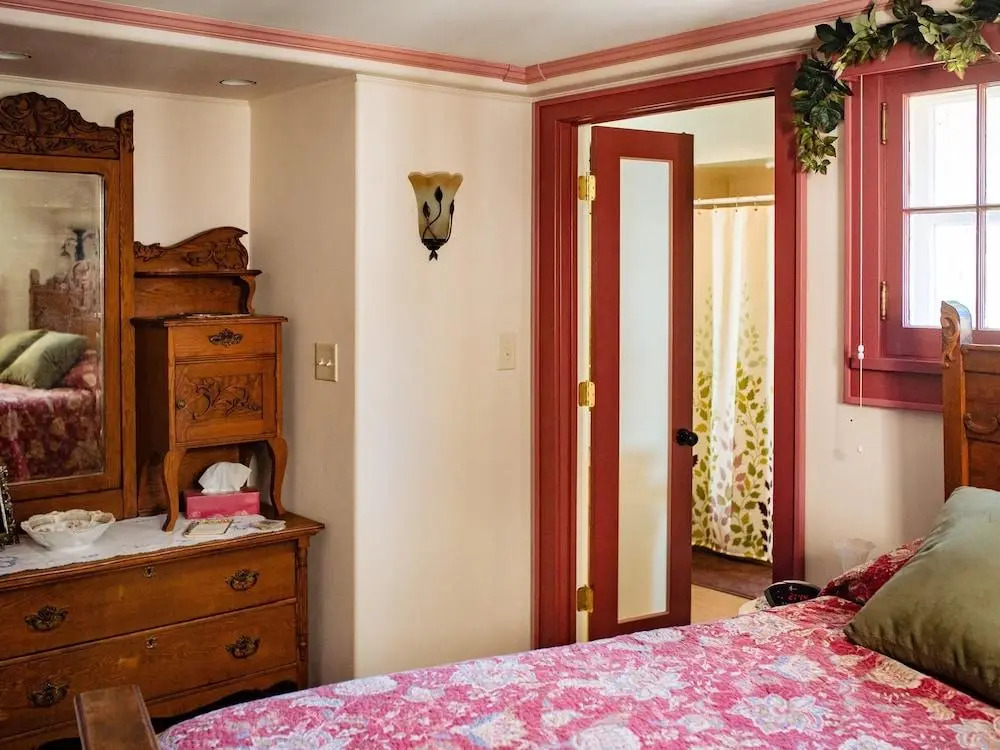 Kettle Moraine Cottage Bed & Breakfast
