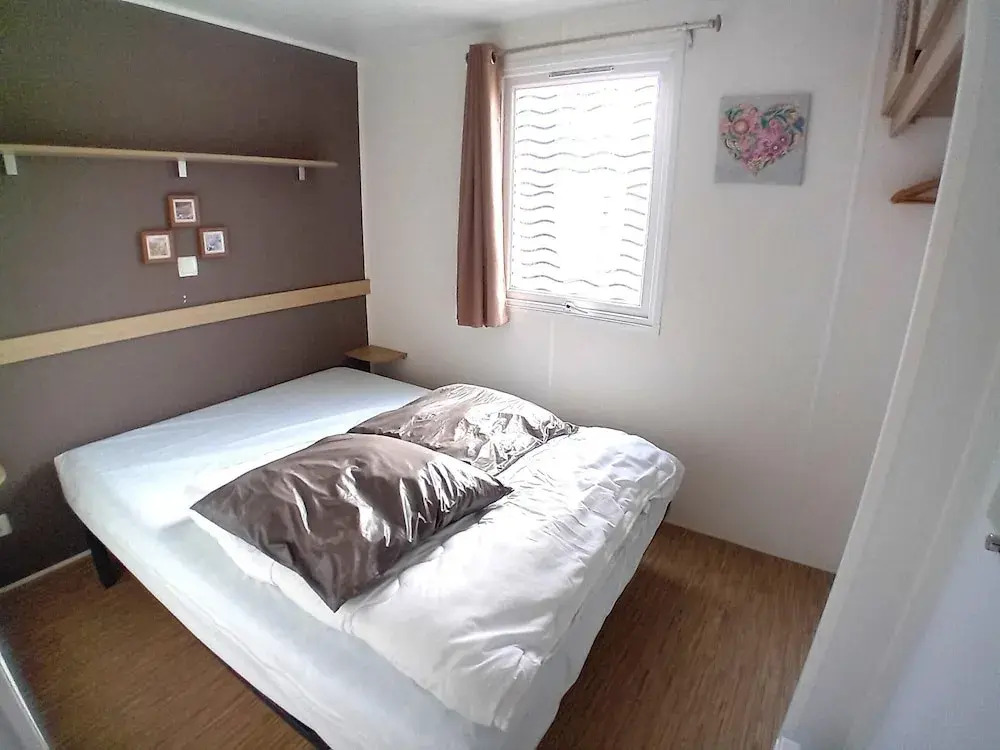 Swanky Mobile Home in Saint Jean de Monts near Seabeach