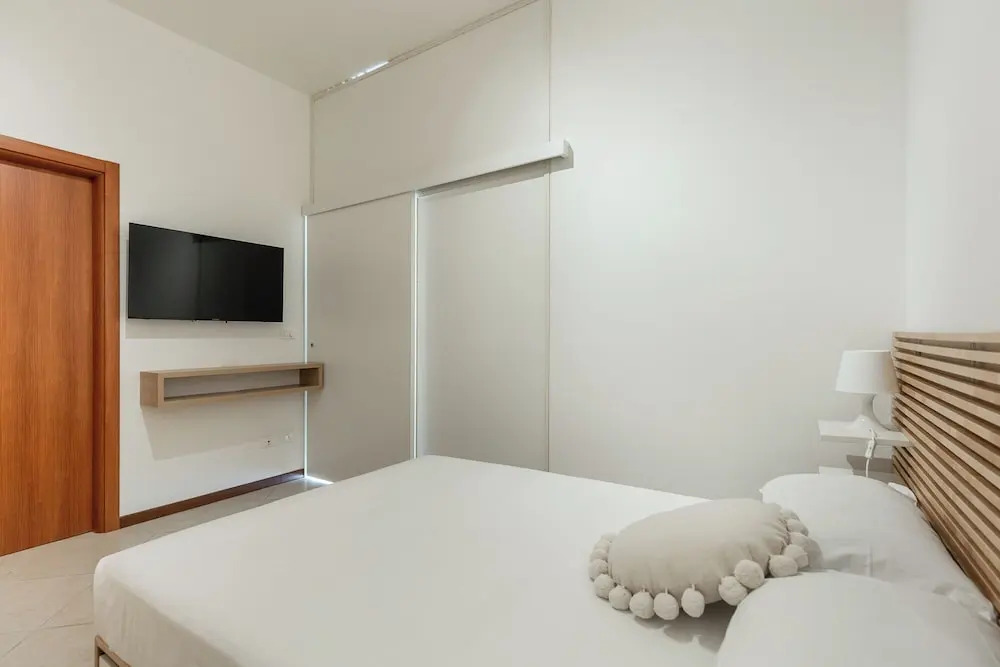Light-Filled Flat by Wonderful Italy