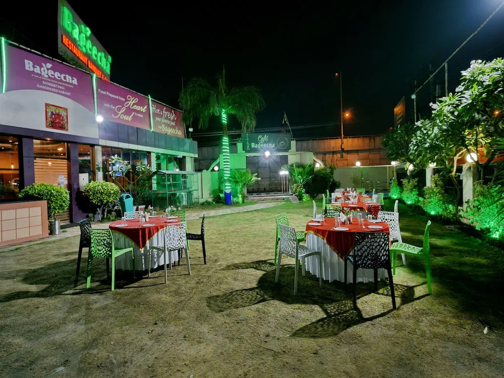 OYO 11754 Hotel Classic 7