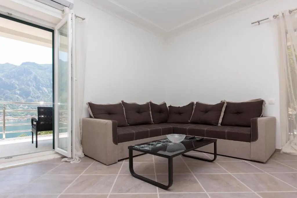 Apartments Kula