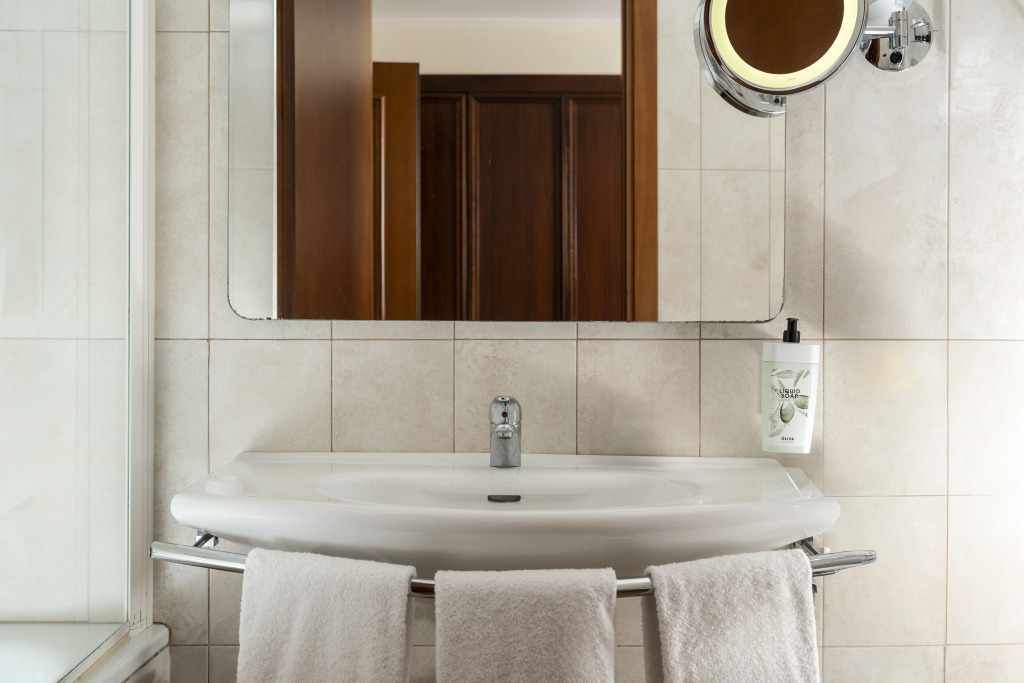 Hotel Athena