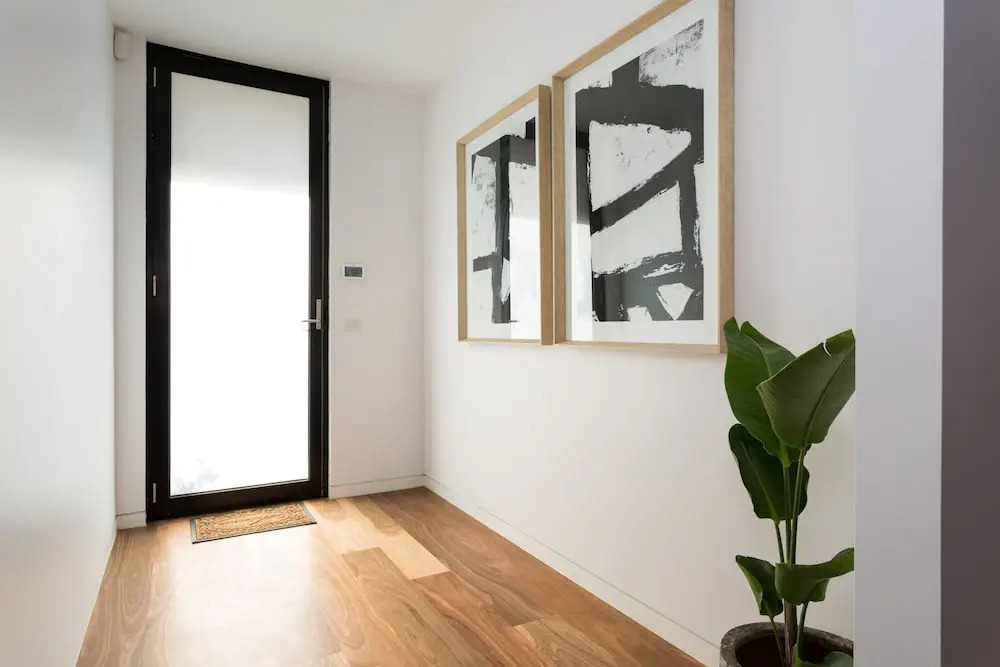 LOLA Sophisticated 3 Level Stunner with Private Rooftop