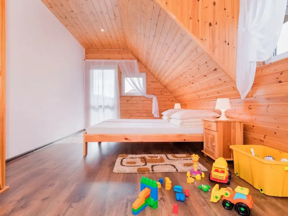 Comfortable houses with swimming pools, Rewal