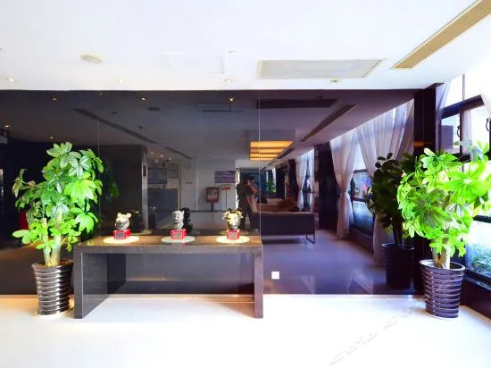 艳阳天时尚旅店(武汉黄陂店)