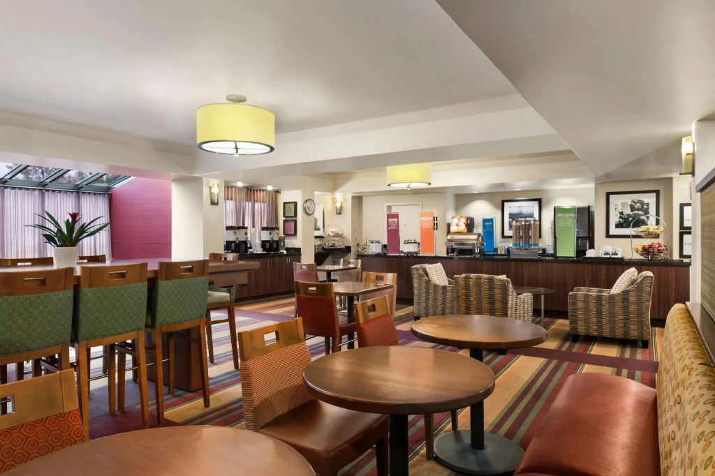 Hampton Inn Portland Airport