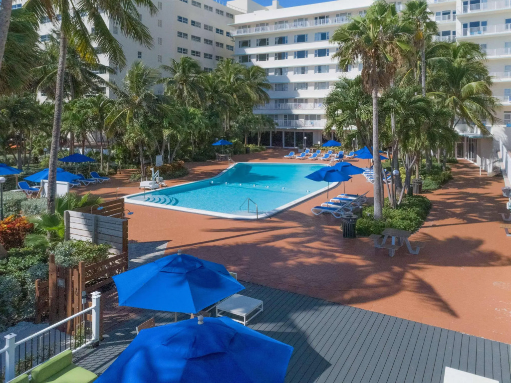 Radisson Resort Miami Beach
