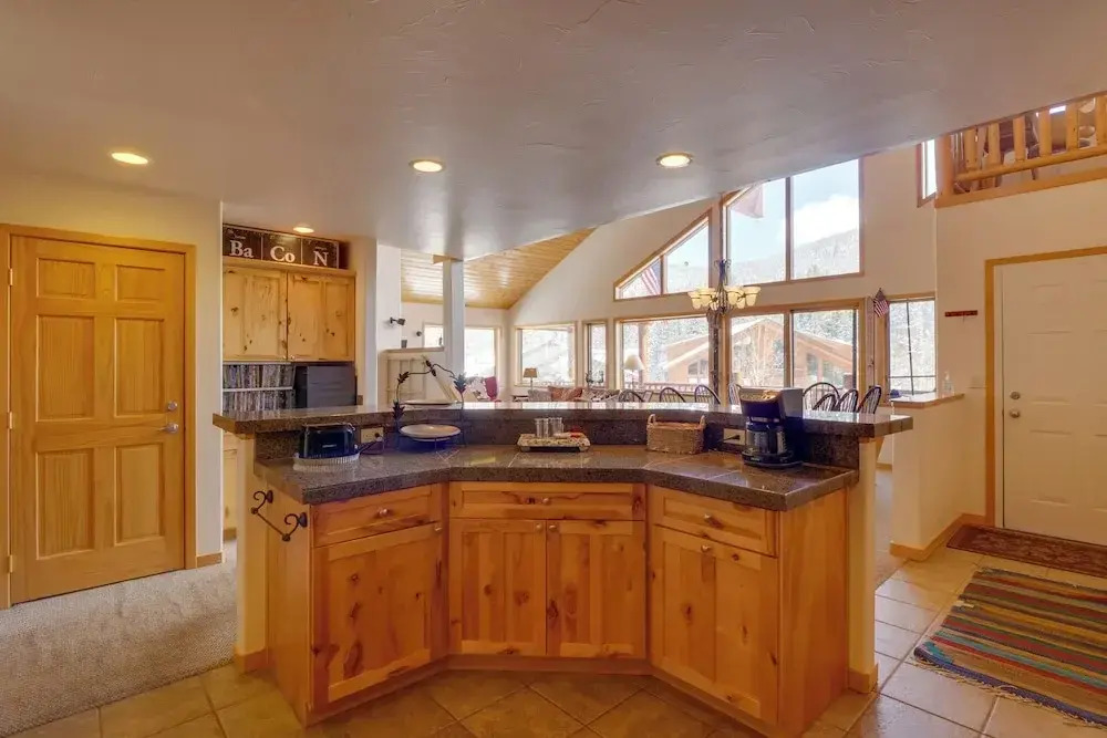 Slopeside Sanctuary - Penthouse < 1 Mi to Lifts!