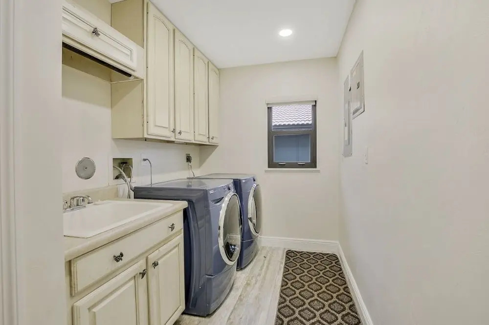 Spanish Home #65094 5 Bedrooms 3.5 Bathrooms Home