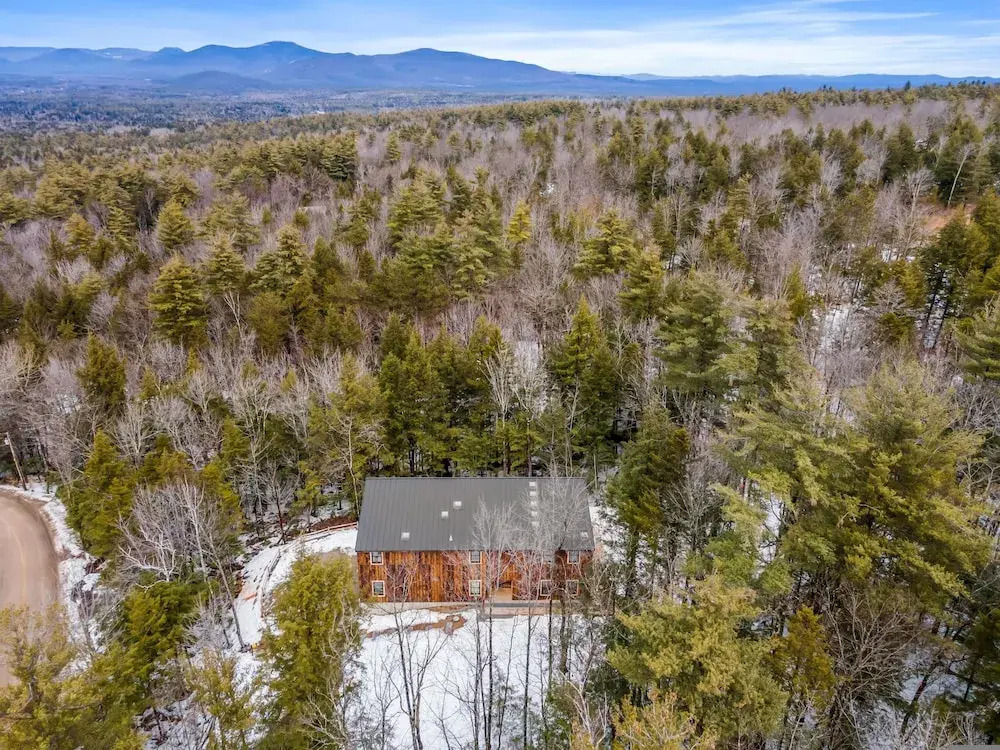 Ski Cabin w Hot Tub Gas Fireplace Near Cranmore