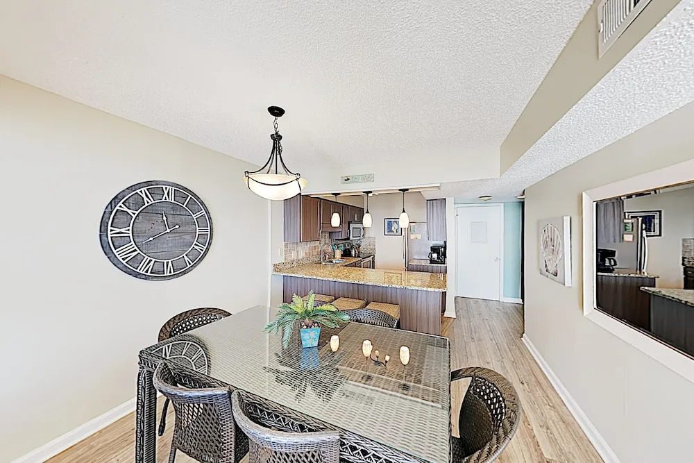 Oceanfront Crescent Sands Beach W/ Pool 3 Bedroom Condo