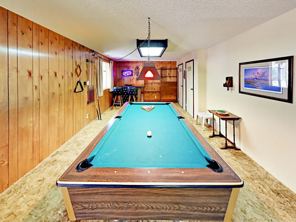 Blue Jay Chalet 2 Bedrooms 2 Bathrooms Home