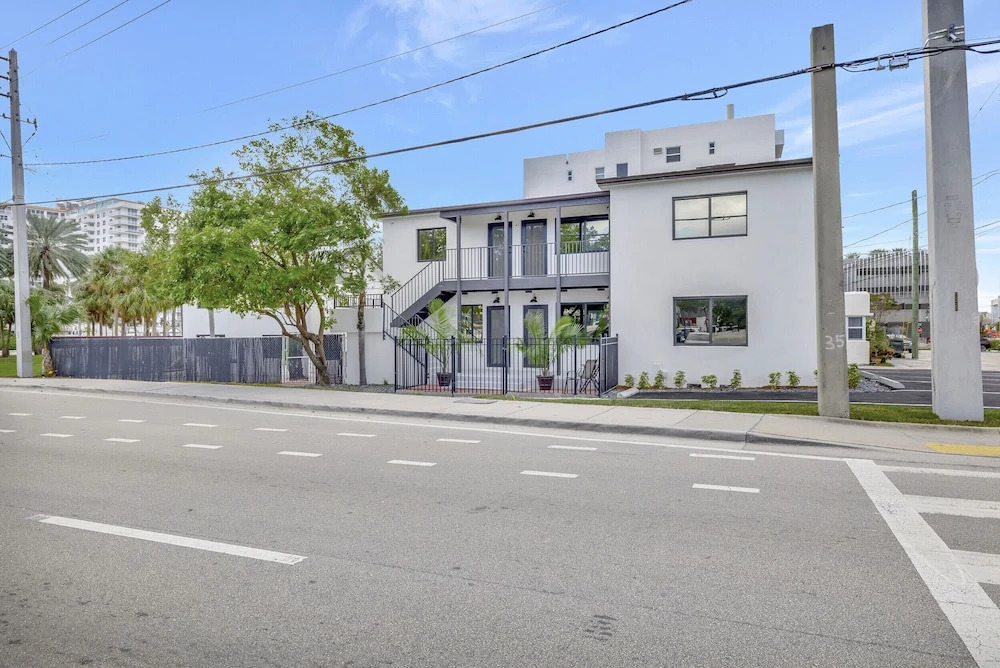 2922 Banyan Units