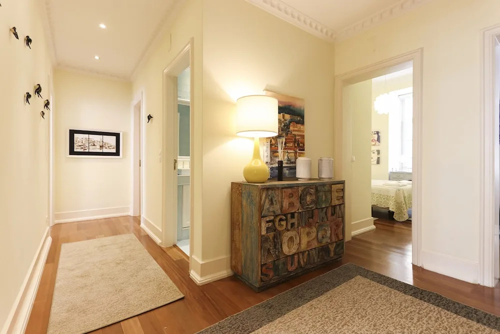 The Canary - Spacious Apartment at Downtown with Views