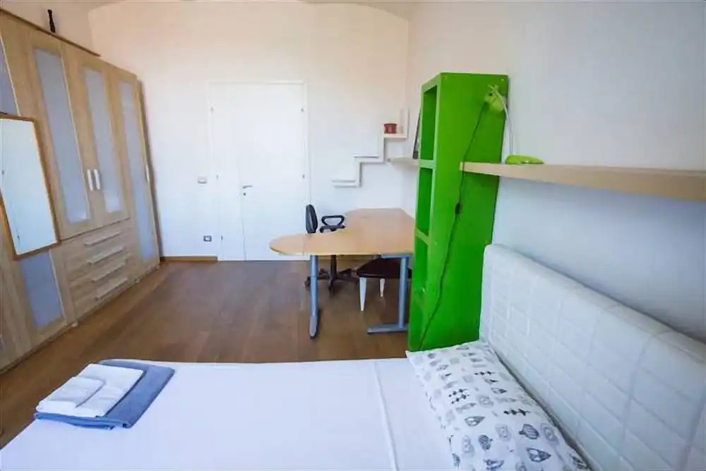 GuestHost - Skyline Central Apartment