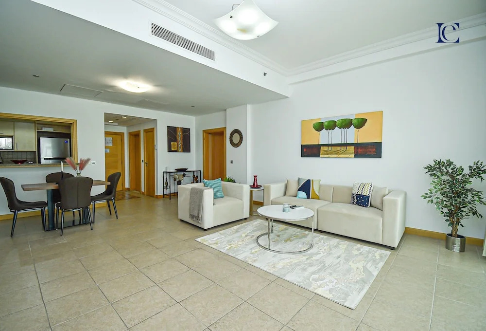 Palm Jumeirah's Spectacular Ocean-View Apartment - NBT