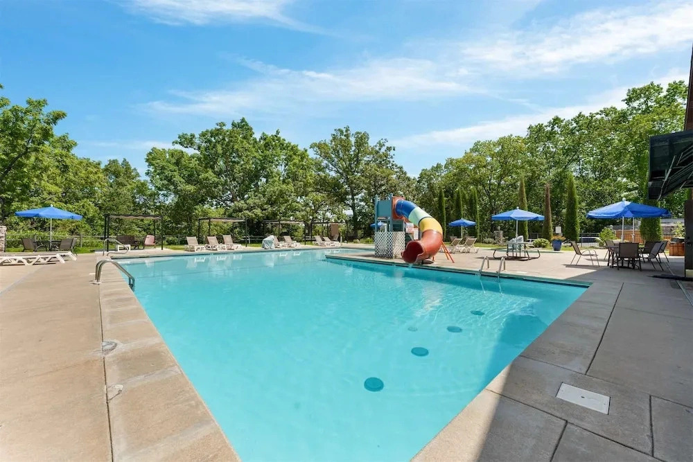 The Roost Hot Tub, Fire Pit