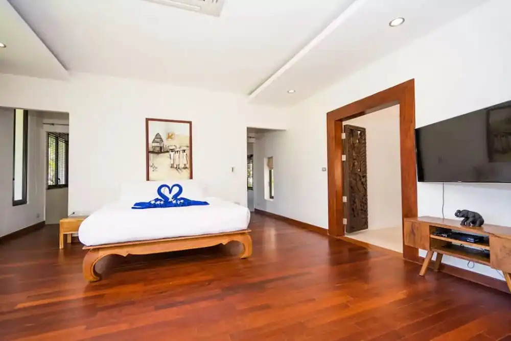 3 Bedroom Pure Luxury Lipa Noi