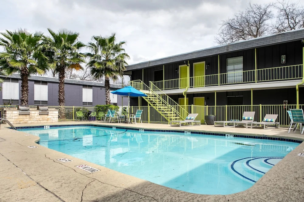 WanderJaunt Cozy Apts in East Austin