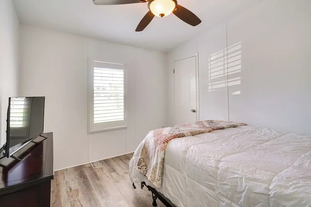 Sunny Fort Myers Home w/ Screened-in Porch & Grill