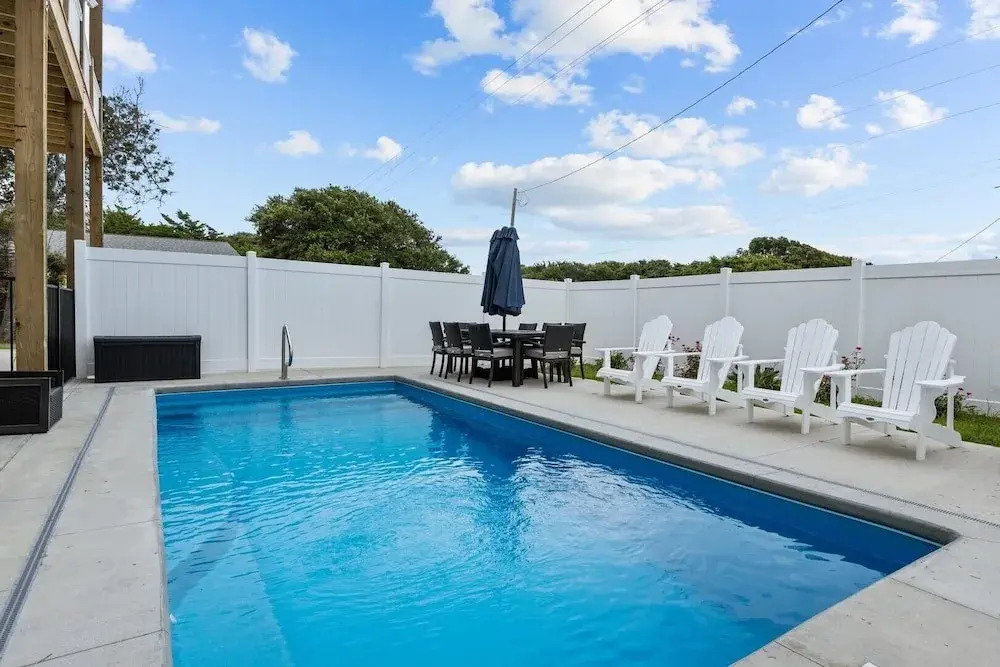 Never Lost 4 Bedroom Home by RedAwning