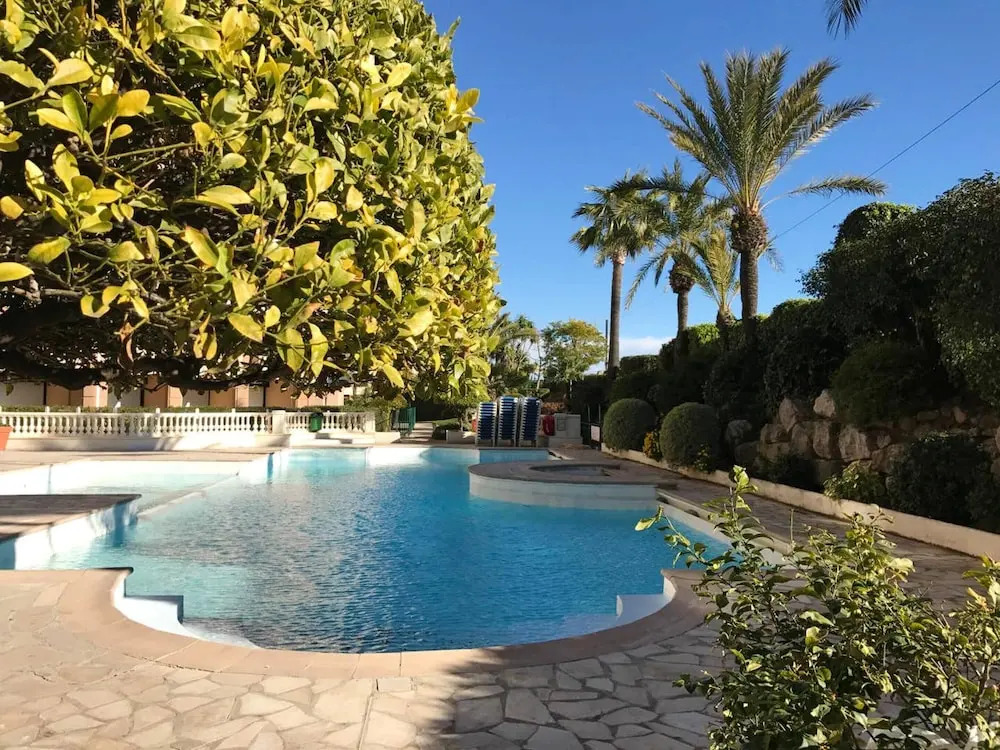 Apartment With one Bedroom in Cannes, With Wonderful sea View, Shared Pool, Furnished Terrace - 50 m From the Beach