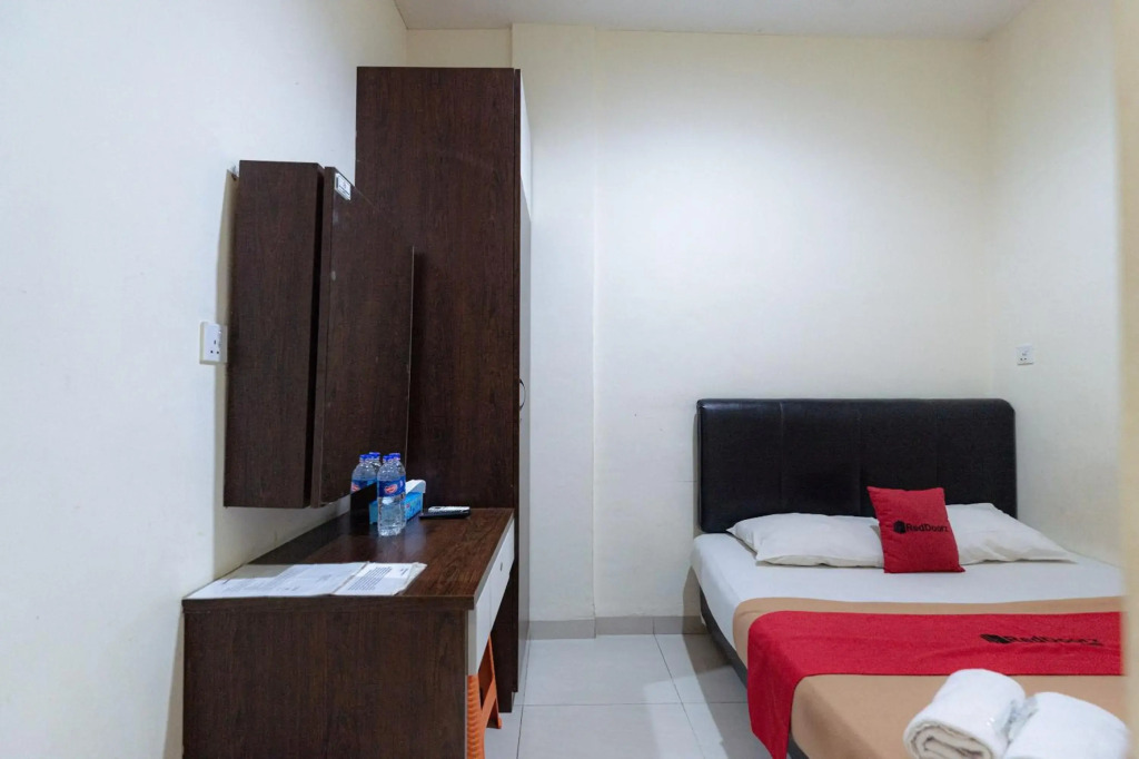 RedDoorz at Nagoya Indah Batam