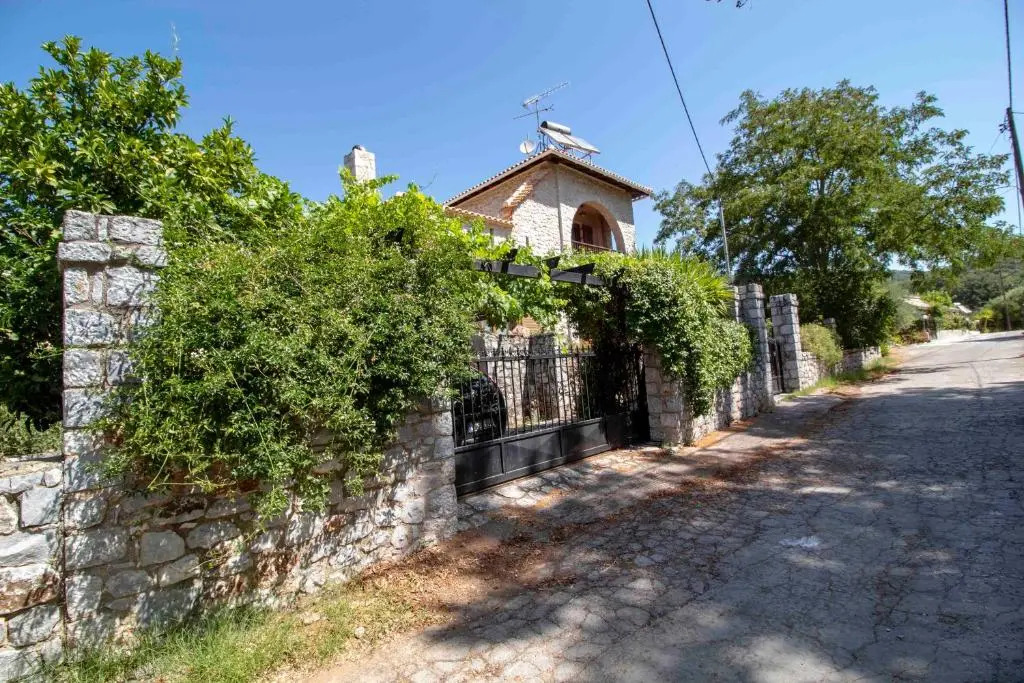 Laconian Collection #Karvela's stone house#