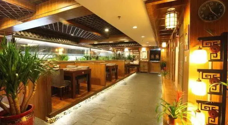 Ramada Plaza Peace Shanghai