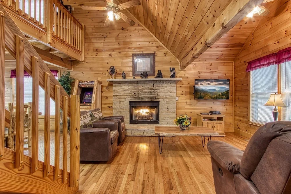 Point Of View - Spacious 2 Bedroom With a Loft Just off Glades Road 2 Cabin by RedAwning