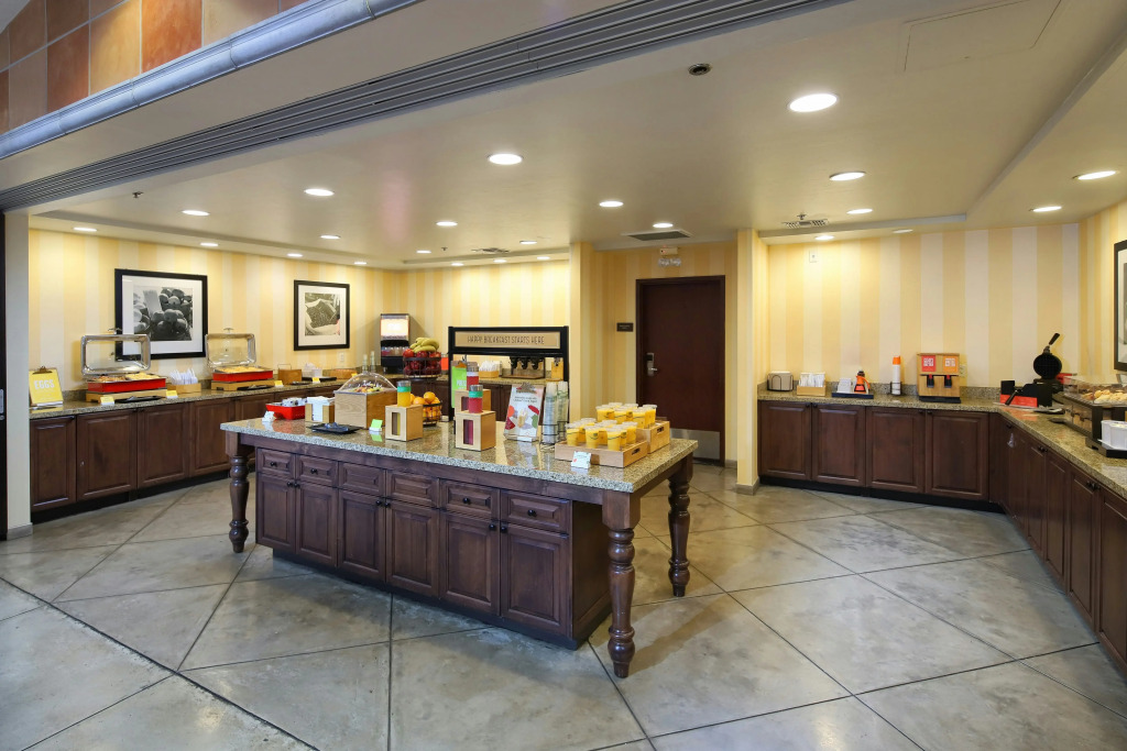 Hampton Inn & Suites Tucson Mall