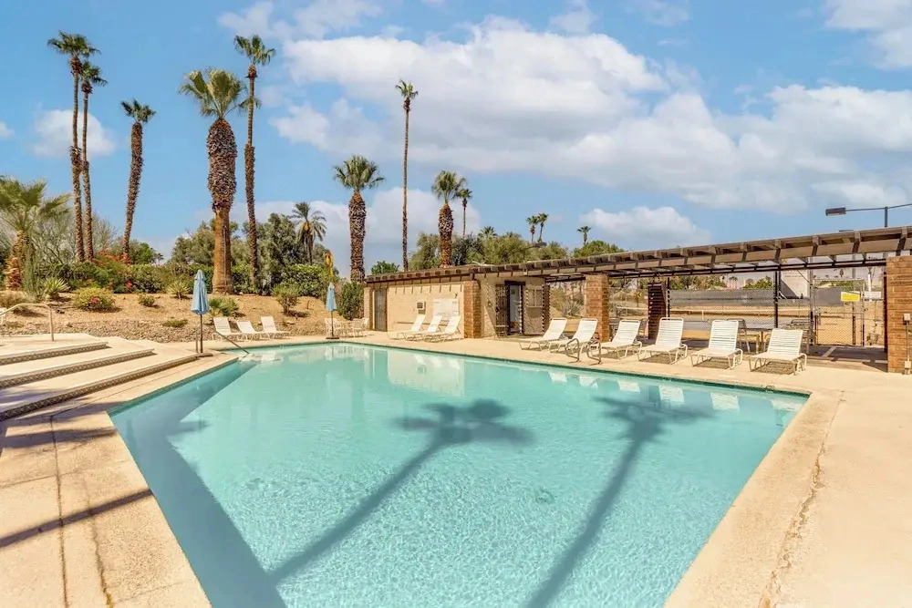 Resort-style Palm Springs Townhome w/ Pool Access