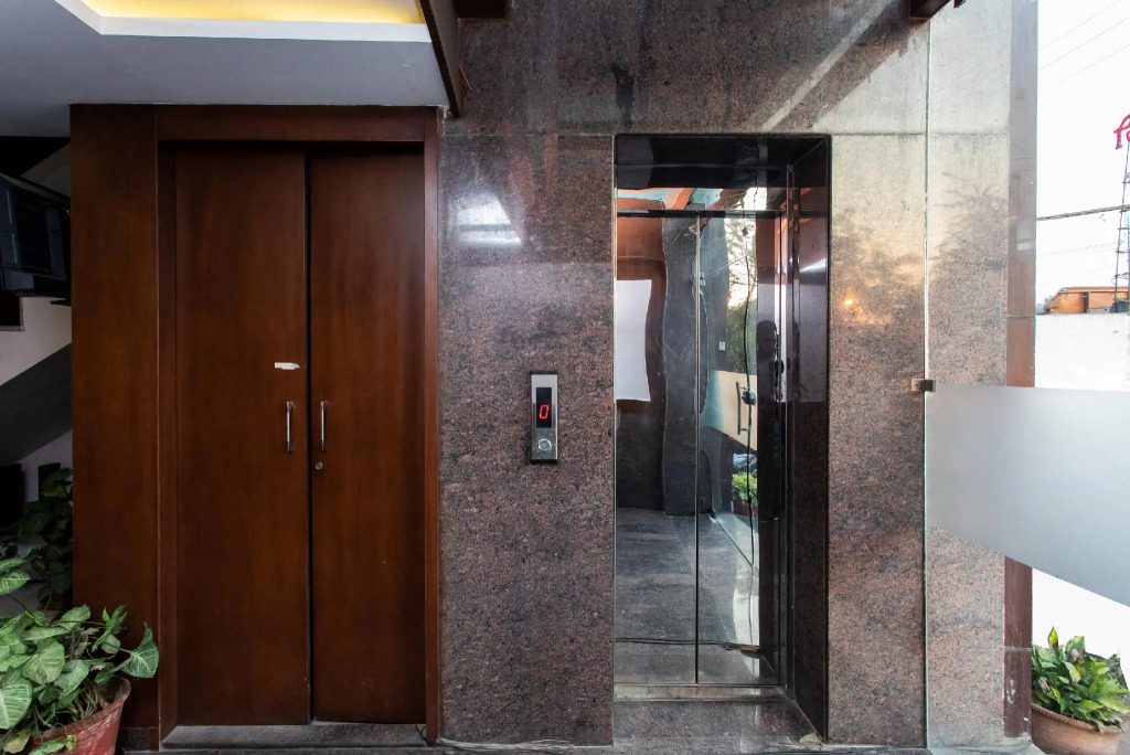 OYO 8882 Hotel Pishori Residency