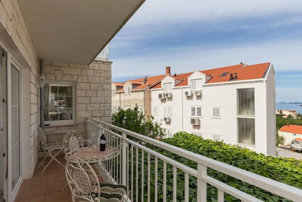 Apartments Orange Tree