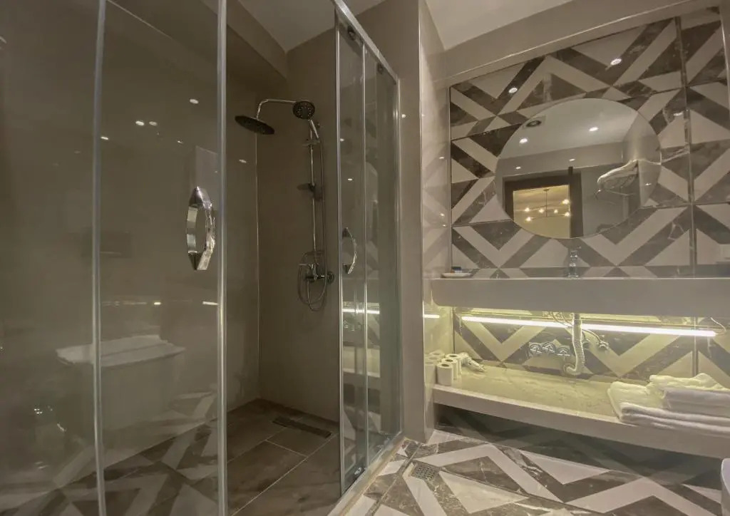 Grand Luxury