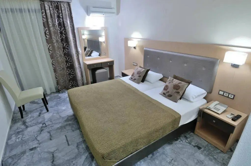 Lintzi Hotel