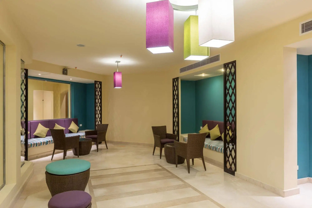 Byoum Lakeside Hotel