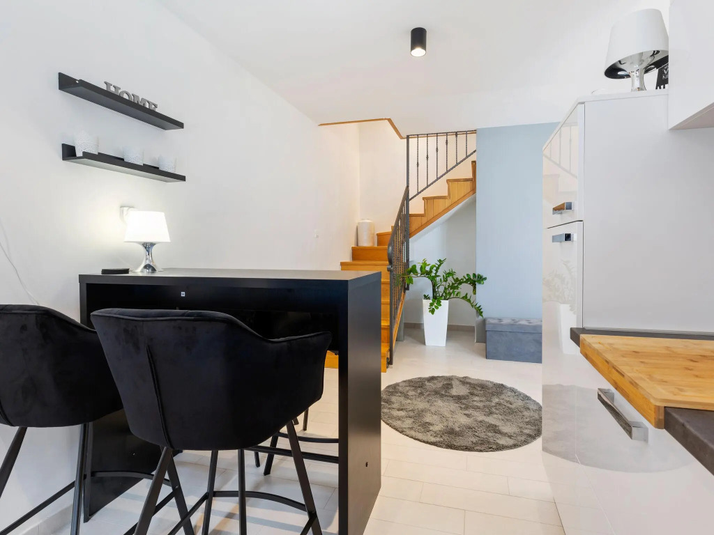 Modern Apartment in Zadar with Garden
