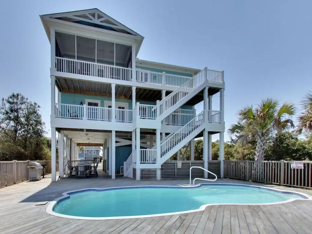 Beach Crew 4 Bedroom Home by RedAwning