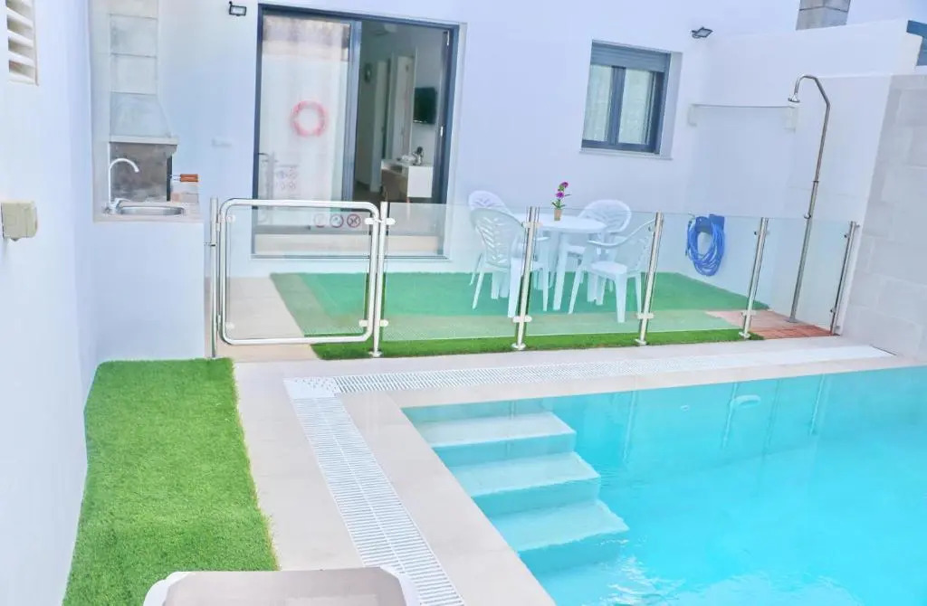 Casa con piscina de agua salada II