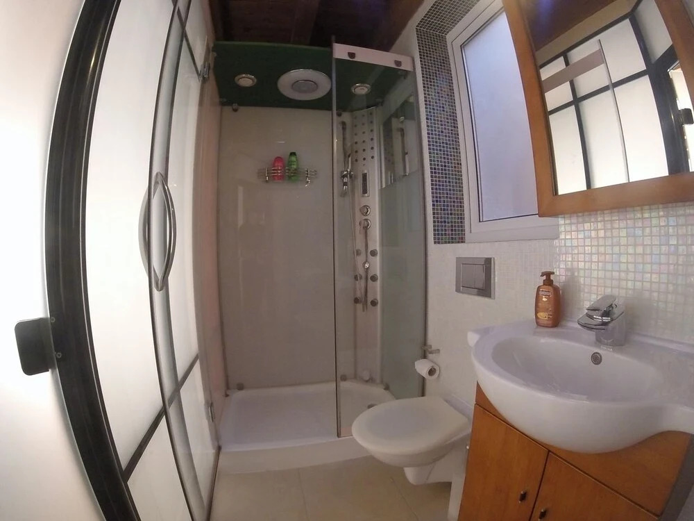 GuestHouse University by LR - self check in