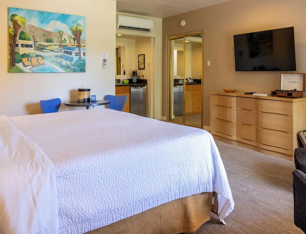 The Hideaway - 21 and Over - A Town & Desert Boutique Hotel
