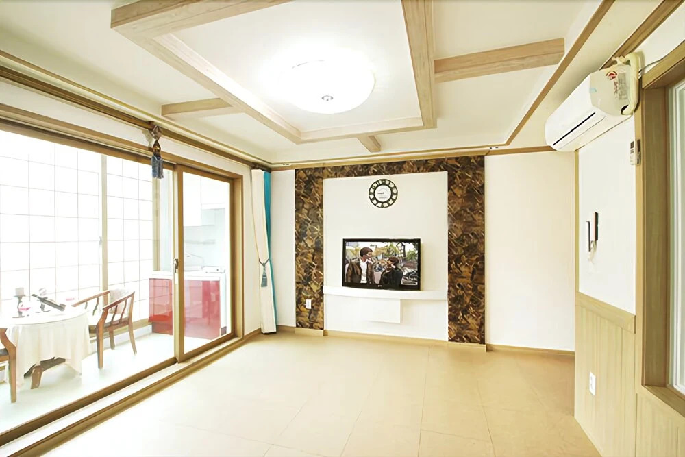 Hwamok Pension