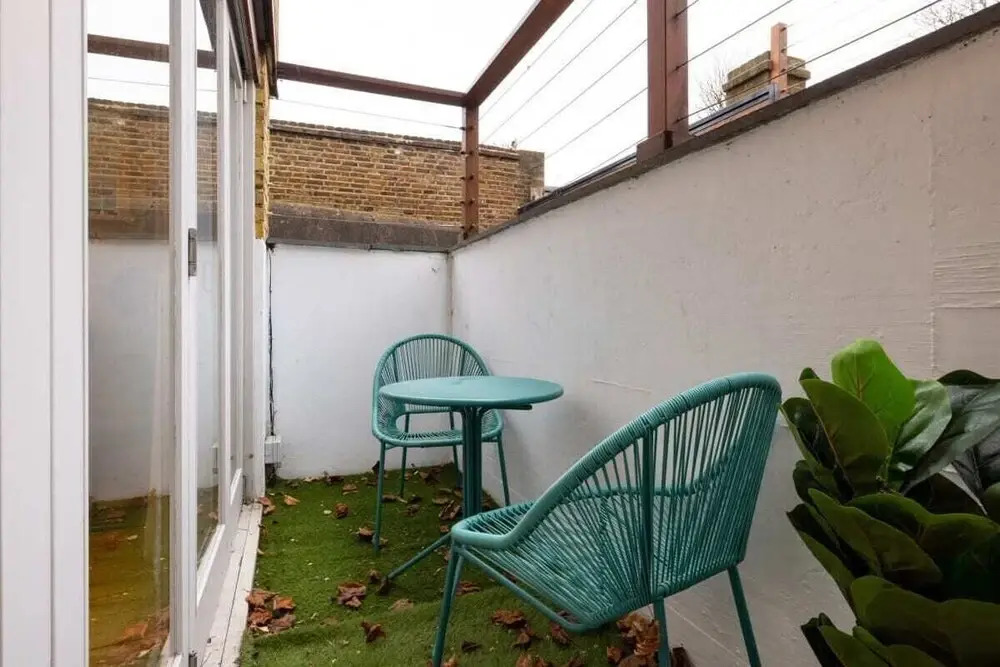 The Goldhawk Gem - Modern Bright 2bdr With Patio and Garden, London